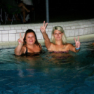 Fürdőztek az éjszakában