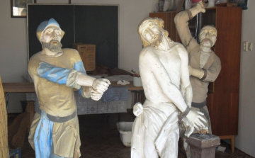 130 ezer forintot kapott a Kálvária szobraiért - minimum két évre számíthat