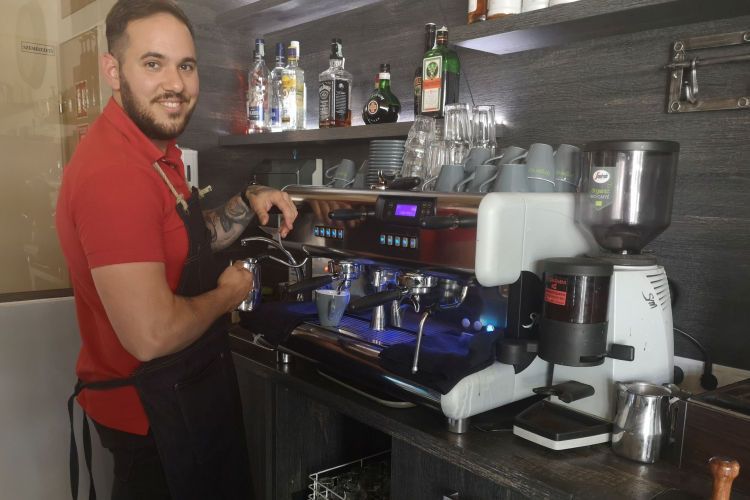 Külföldön kitanulta a vendéglátást, itthon saját kávézót nyitott