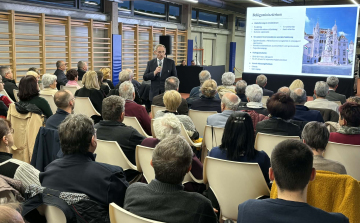 Pintér Sándor tartott lakossági fórumot Pápán