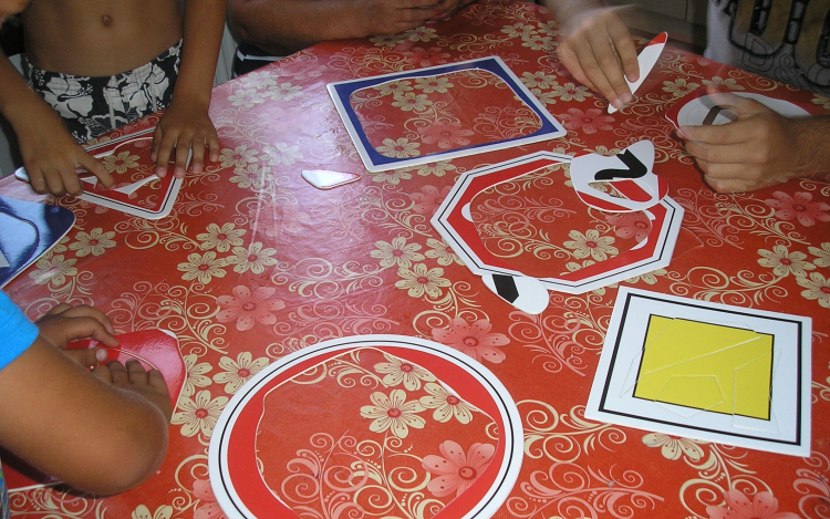 Közlekedésbiztonsági vetélkedő a közösségi házban