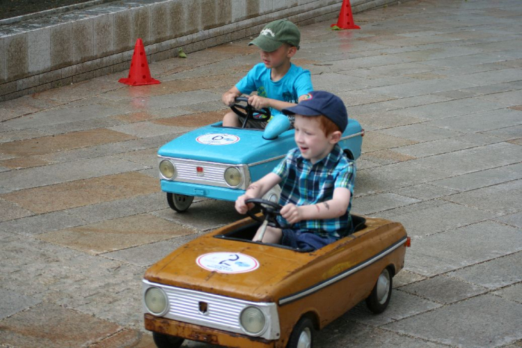 1. Pápai Pedálos Moszkvics Verseny - Pápai Játékfesztivál 2013