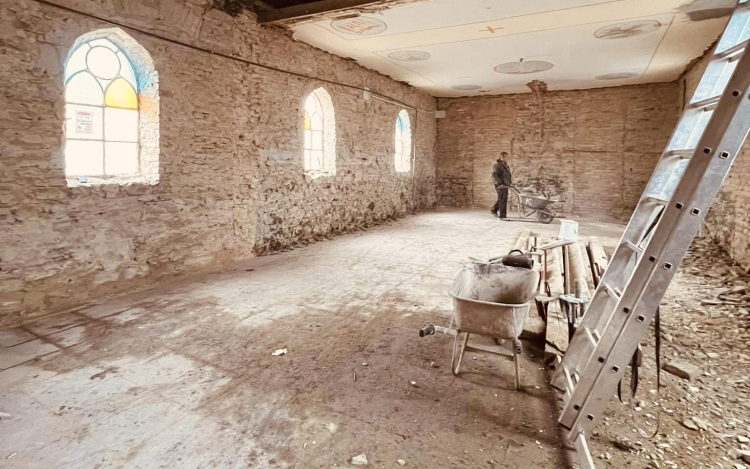 Megkezdte a mezőlaki templom felújítását Varnus Xavér