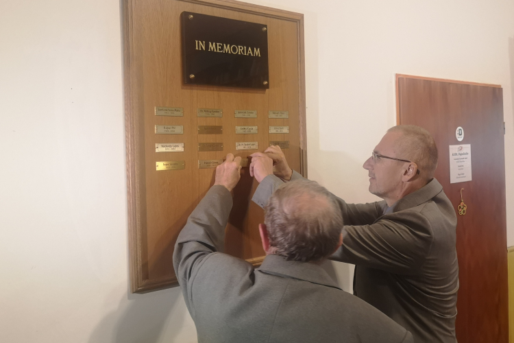 Babos János fotóriporternek állítottak emléket