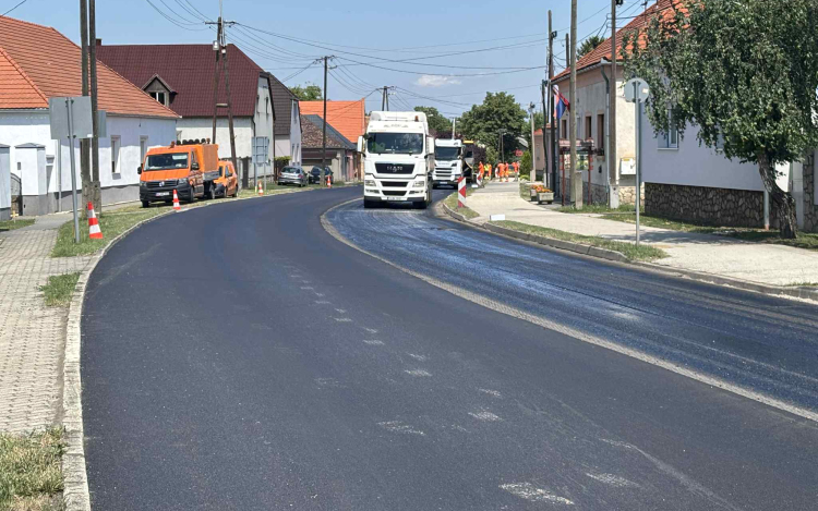 Megújul az útburkolat Tapolcafőn