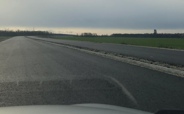 Új 83-as: Jelenleg csak kisebb munkákat végeznek a kivitelezők, de idén elkészül az új út!