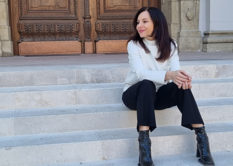 Elsőként Pápán mutatja be új műsorát Zséda!