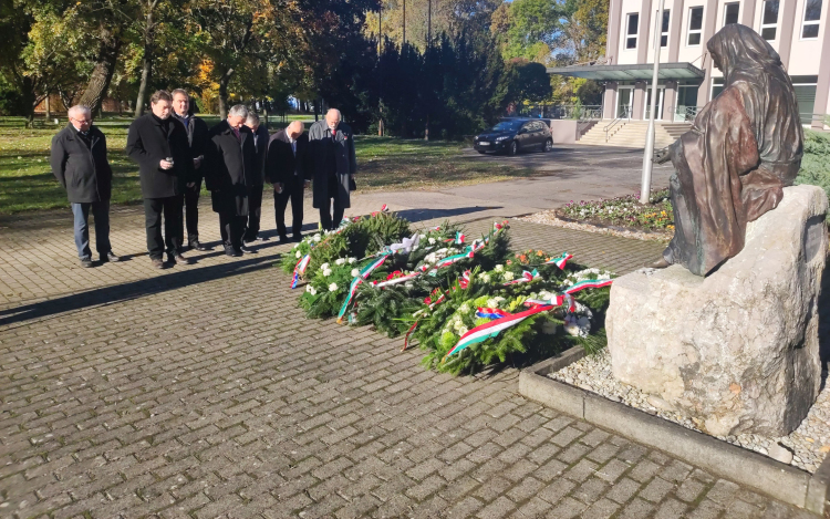Az ellenzéki pártok közösen tartottak megemlékezést október 23-án