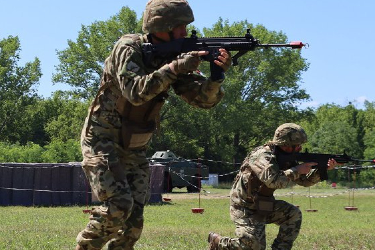 Ismét fegyverropogás hangját hallhatjuk, harcászati kiképzés lesz a pápai légibázison