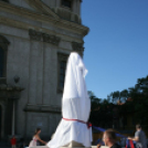 Felavatták a korsós lányt ábrázoló szobrot