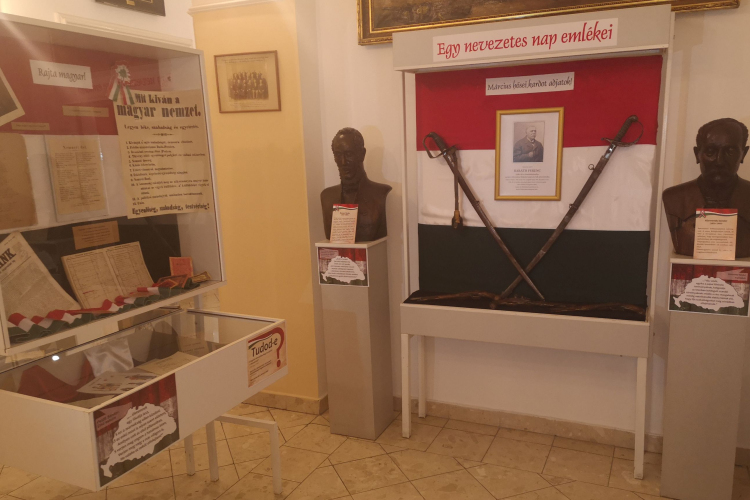 Március 15. - Kamarakiállítás nyílt a református gyűjtemények könyvtárában