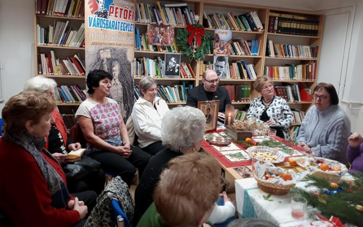 A karácsony és az újév várása az egyletben