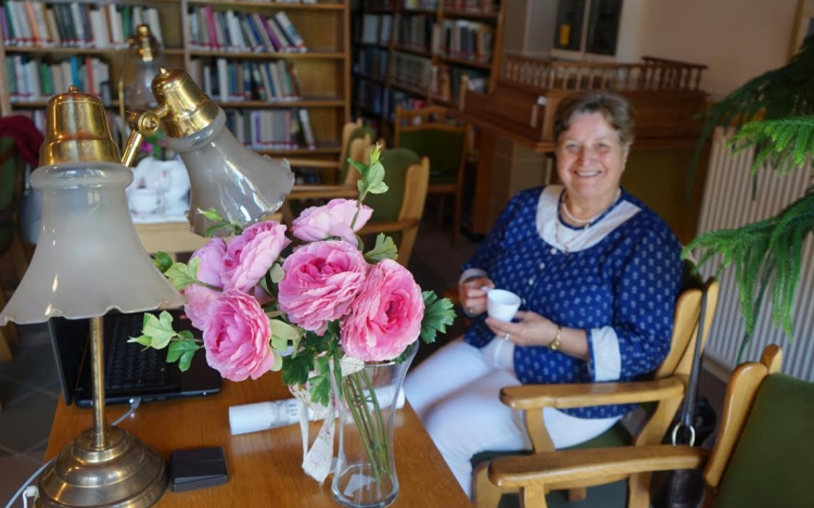 Könyv és Kávé - Ingyen kapja a kávét a városi könyvtárban egész héten