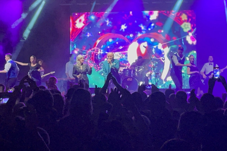 Korda Gyuri bácsiék berobbantak a pápai vasárnap estébe