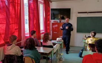 Középpontban az internetbiztonság Mezőlakon