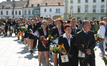 Mi nem az életre készülünk, mi itt élünk - Városi Ballagás 2016