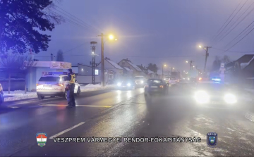 Gyalogátkelőhelyen sodort el egy járókelőt