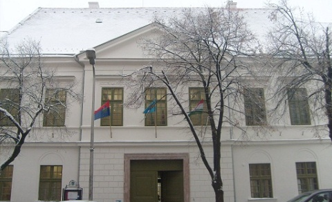 Az adósság 60%-át vállalja át az állam Pápán