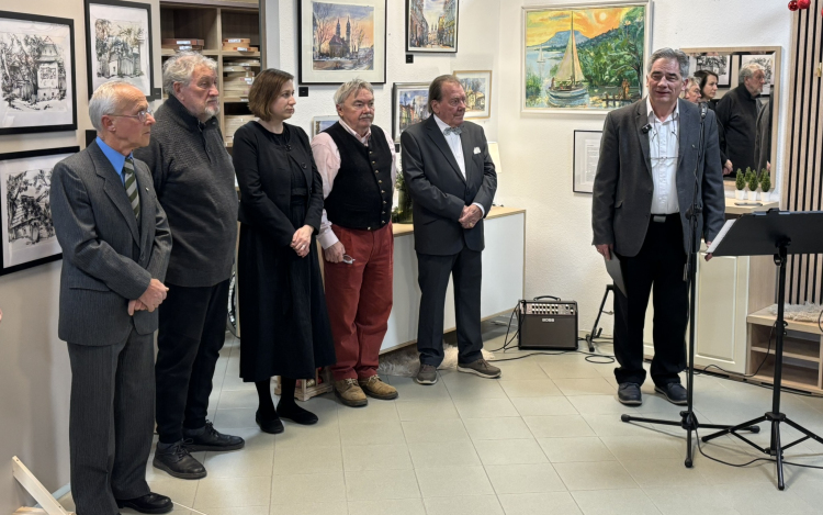 Színek és Álmok - Amikor a bútoripar és a képzőművészet találkozik