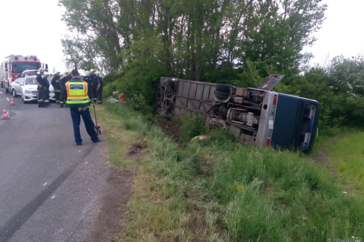 Súlyos buszbaleset Noszlopnál