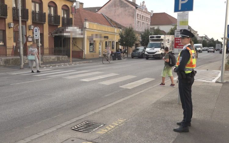Becsengettek - Reggelente és 16 óra körül sokkal nagyobb a forgalom, vigyázzunk egymásra