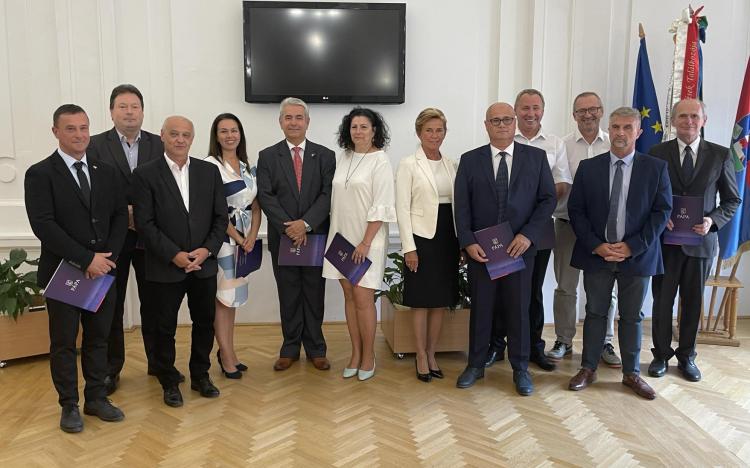 Átvették megbízólevelüket a megválasztott képviselők