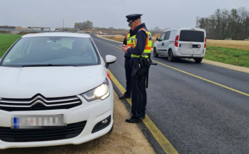 55 szabálysértő fél nap alatt - Még mindig sokan nem állnak meg a STOP táblánál