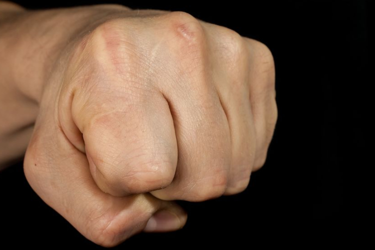 Rendszeresen bántalmazta élettársát a Pápa környéki férfi