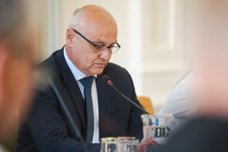 Önkormányzati cégösszevonással kezelné a pénztelenséget Grőber Attila