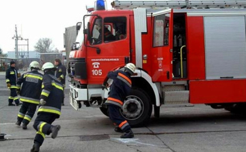 Kisteherautó lángolt Takácsiban