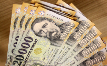 Meglopta a főbérlőjét