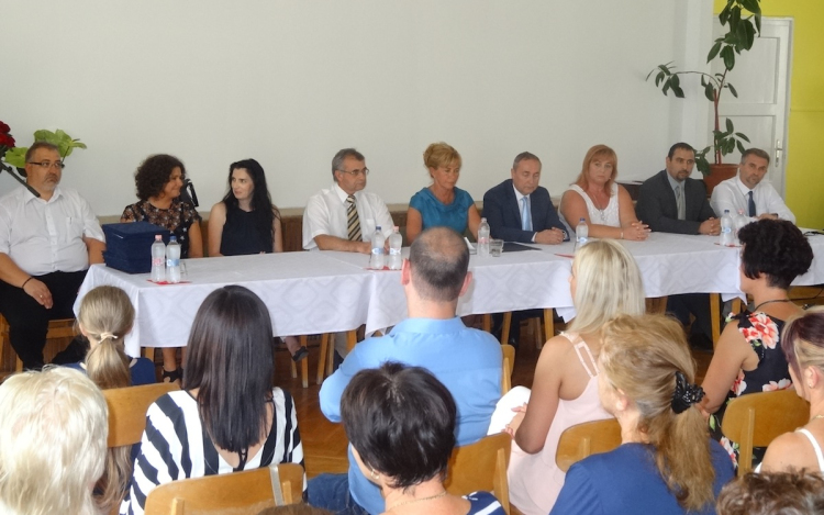 Köszönet az egészségügyben és a szociális területeken dolgozóknak