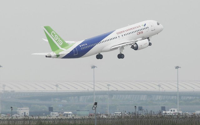 Koronavírus - Több száz repülőjáratot töröltek Kínában, miután repülőtéri dolgozókat azonosítottak fertőzöttként