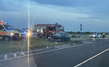 Frontális karambol az elkerülő úton!