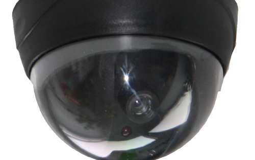 Alsóneműjébe rejtette a telefonokat