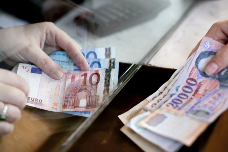 Közel 3 millió forintot csalt el munkahelyéről egy pápai nő