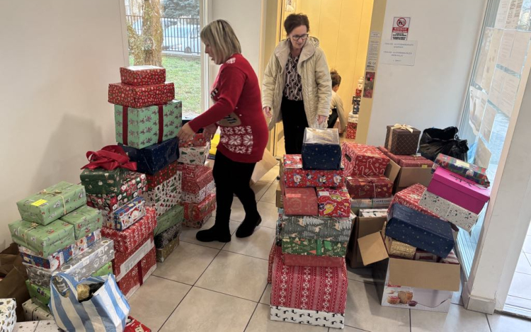 Idén is várják a cipősdoboz adományokat a Pápai Polgárok