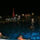 Fürdőztek az éjszakában