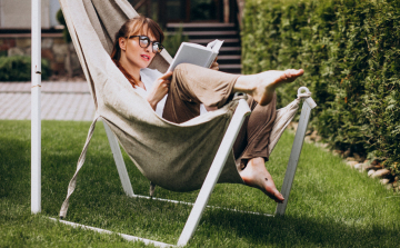 Otthoni nyaralás? Így alakítsuk át a kertet tökéletes pihenőhellyé