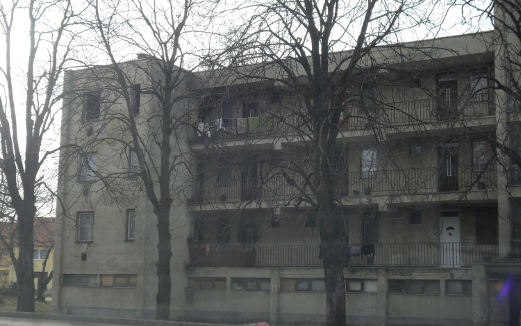 Lakástűz a Külső-Veszprémi úton!