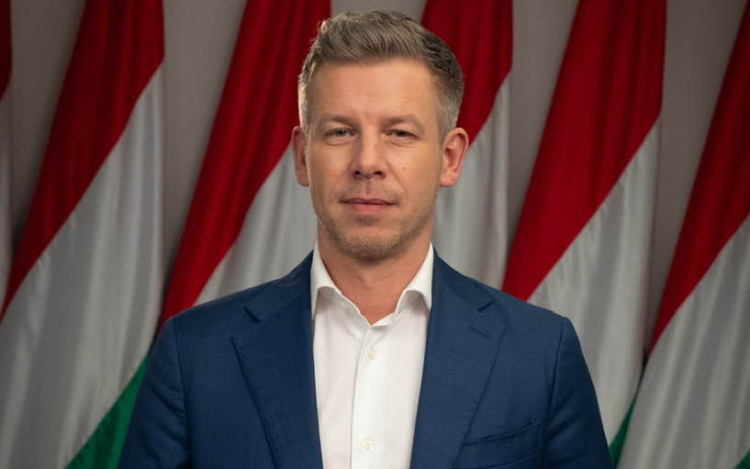 Magyar Péter: Szijjártó Péternek távoznia kell a posztjáról a gödi Samsung-gyár ügye miatt