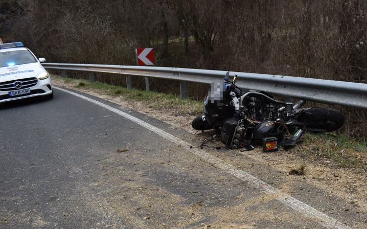 Itt a tavasz, egyre több a motoros - Fokozott óvatosságra van szükség az utakon