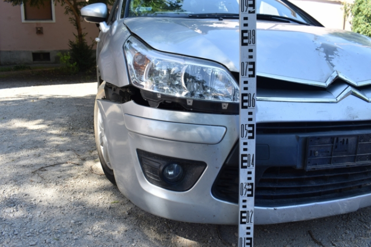 Fának ütközött az ittas sofőr Pápán
