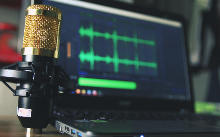 Kik dolgoznak egy szinkronstúdióban?