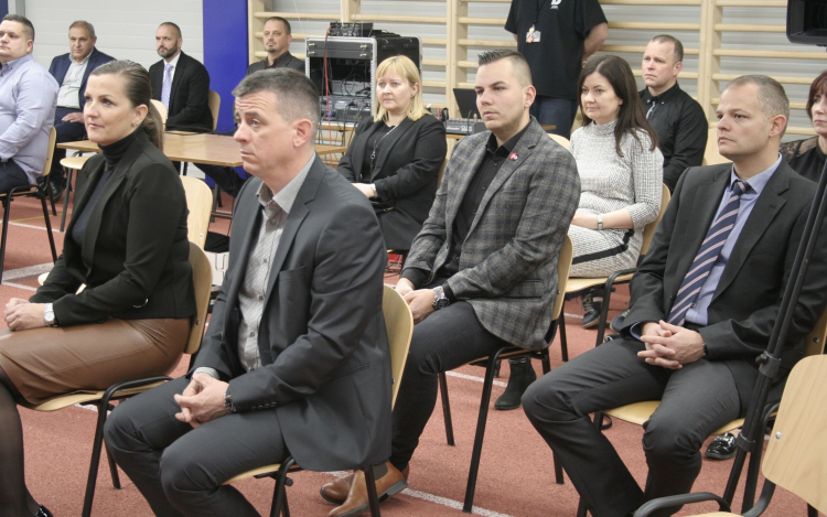 Fiatal pápai vállalkozókat köszöntöttek