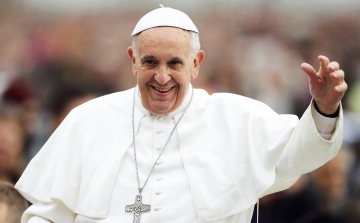 Ferenc pápa szerint bátor, aki a kánikulában kimegy az utcára