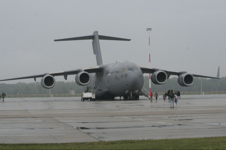 Pápai C17-es szállítja Ukrajna számára a Hollandia által felajánlott fegyvereket