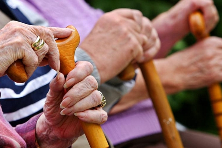 Elvették a nyugdíját