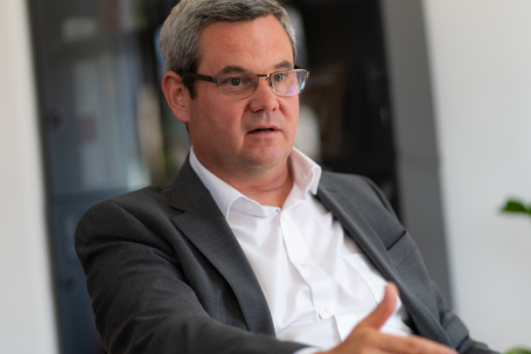 Takács Péter kihívásként éli meg, hogy a szülőföldjén élőket szolgálhatja