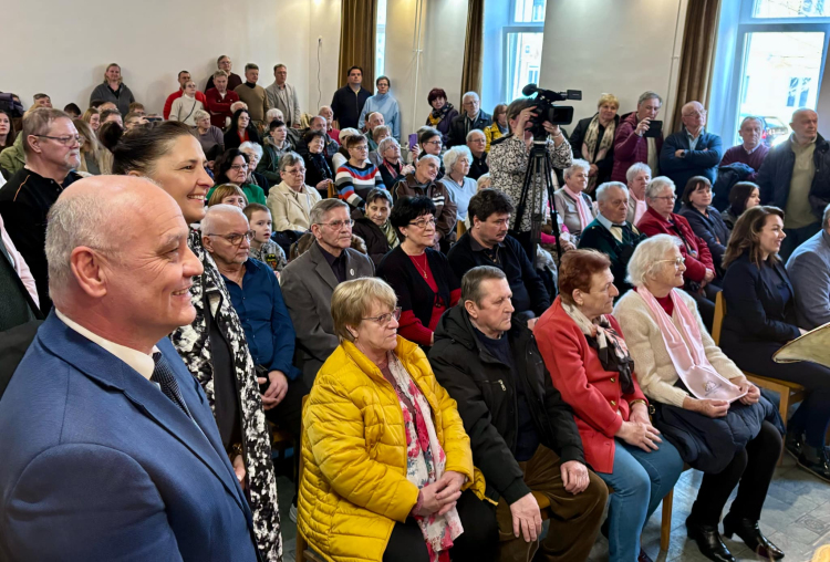 Újra van otthonuk a pápai civil közösségeknek